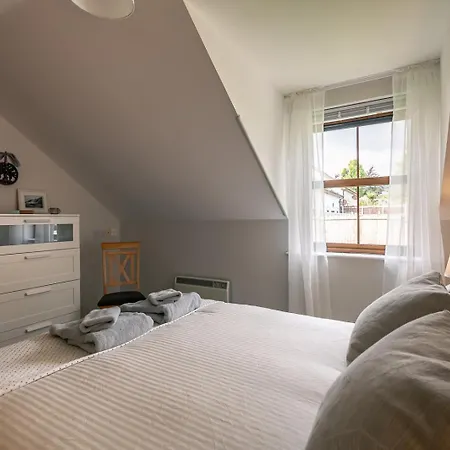 2 Bedroom In With Sea Views To Sleep 4 Holiday home *