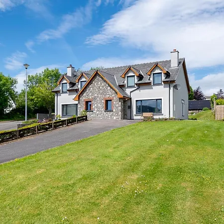 2 Bedroom In With Sea Views To Sleep 4 Holiday home