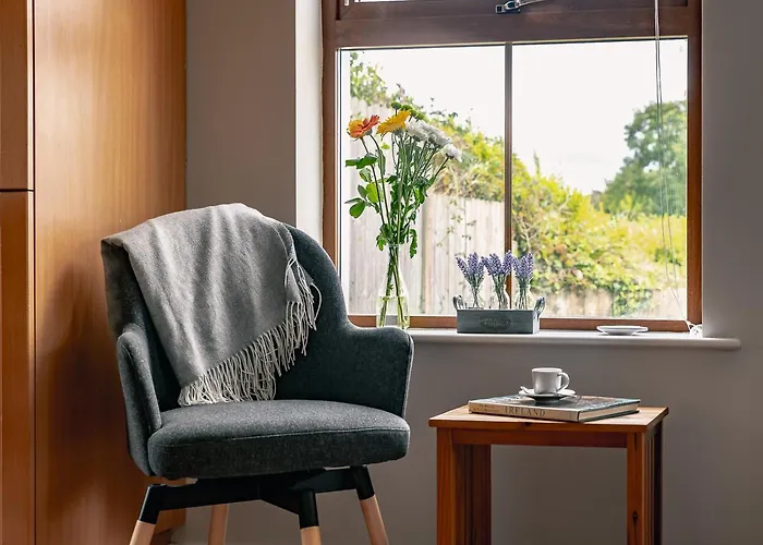 2 Bedroom In With Sea Views To Sleep 4