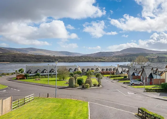 2 Bedroom In With Sea Views To Sleep 4 *