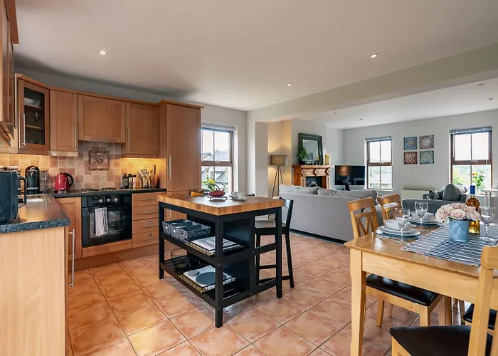 Сasa de vacaciones 2 Bedroom In With Sea Views To Sleep 4 *